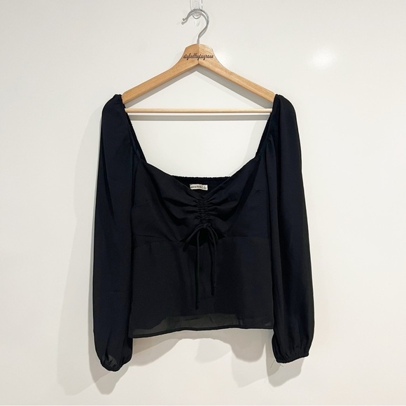 Abercrombie & Fitch Black Smocked Keyhole Tie Top - Picture 1 of 9